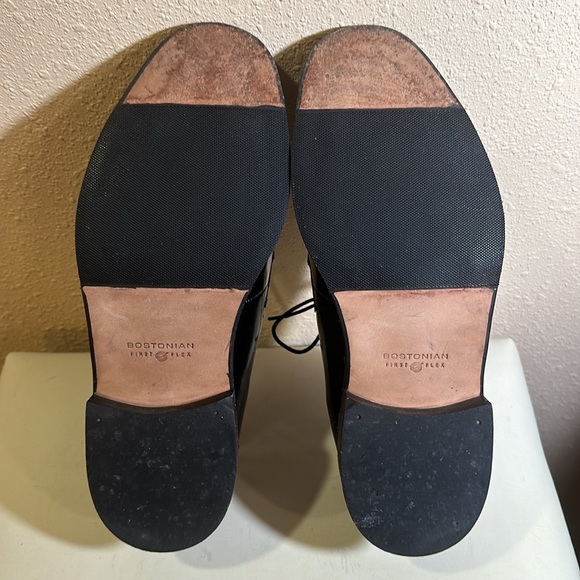 Bostonian Cap toe Oxfords size 10 1/2 W - Picture 8 of 9